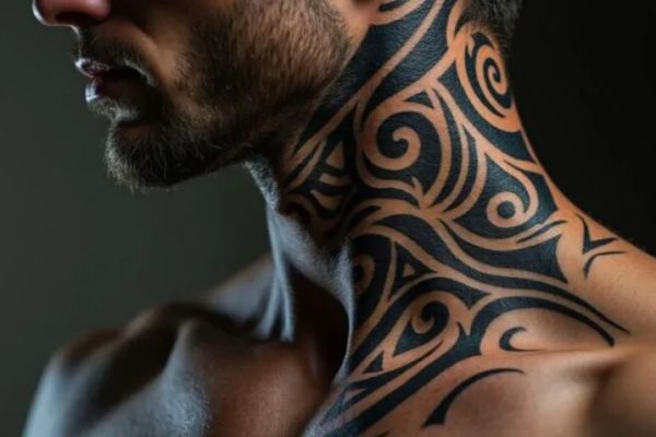 Idée tatouage cou Homme