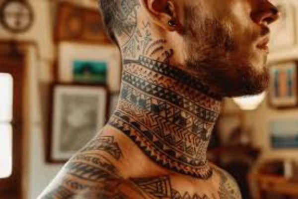 idee tatouage cou homme