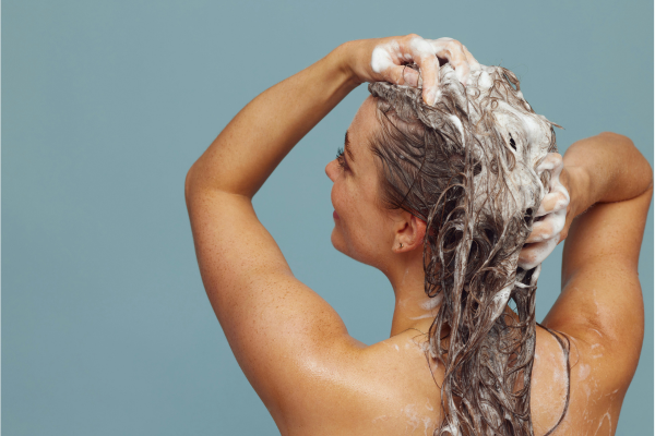routine et shampoing pour cheveu blanc